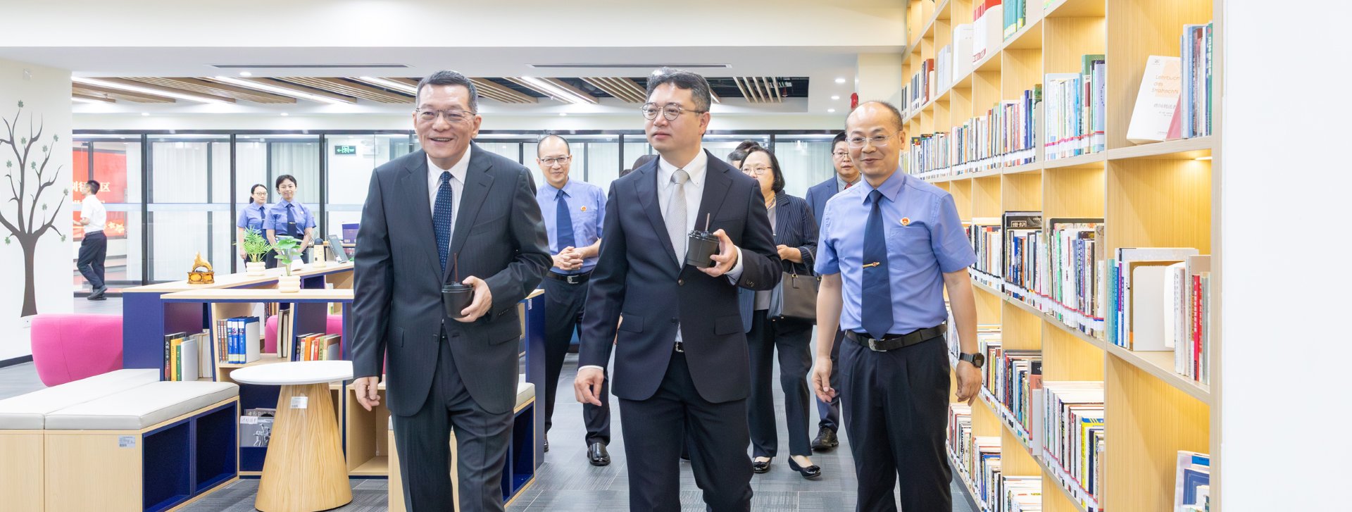 2026.06.04_廣東省人民檢察院檢察長馮鍵與特區檢察院檢察長唐曉峰交流