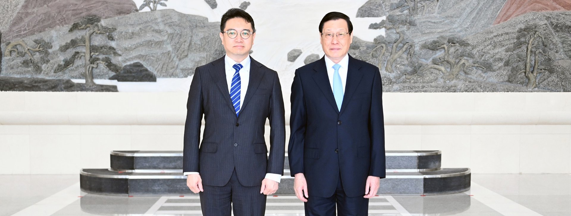 2026.03.30_應勇檢察長與唐曉峰檢察長合影
